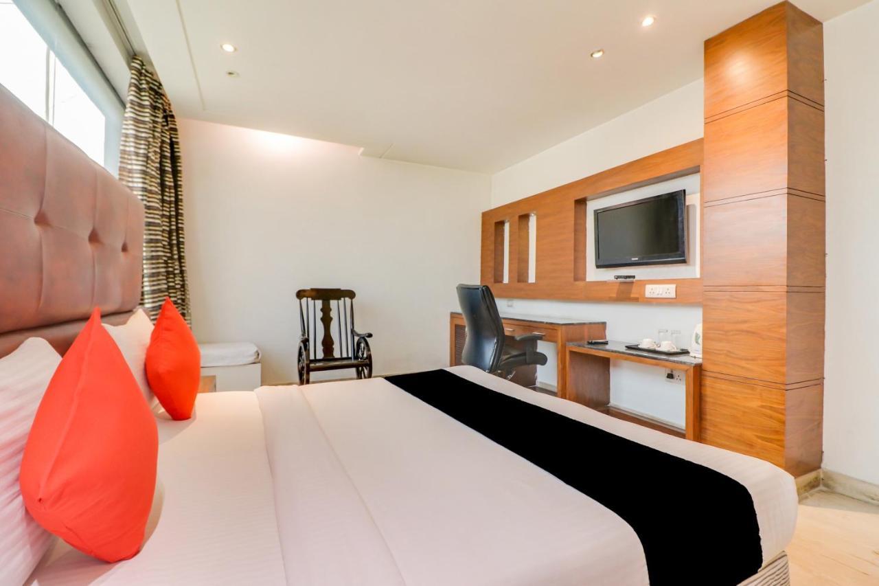 Townhouse 939 Hotel Gagan Inn Near Satyam Inox Patel Nagar Nuova Delhi Esterno foto