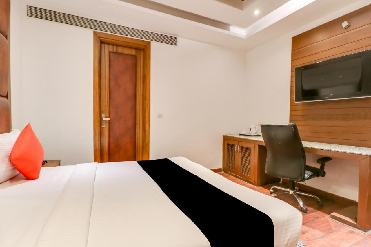 Townhouse 939 Hotel Gagan Inn Near Satyam Inox Patel Nagar Nuova Delhi Esterno foto